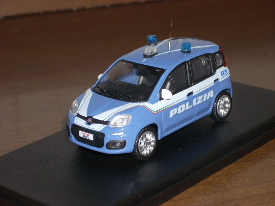 POLIZIA-POLICE-Fiat-Panda-2017-scala-1-43.jpg